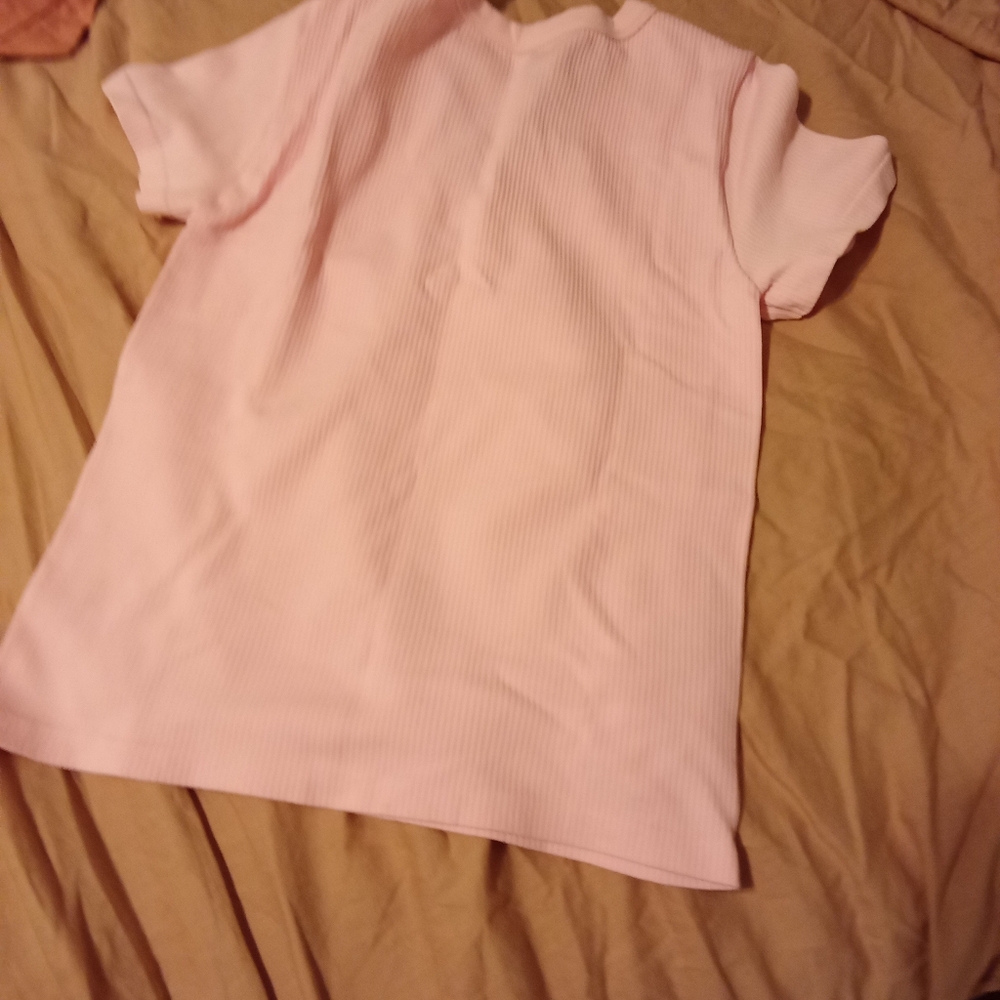 Woman's no boundary t-shirt